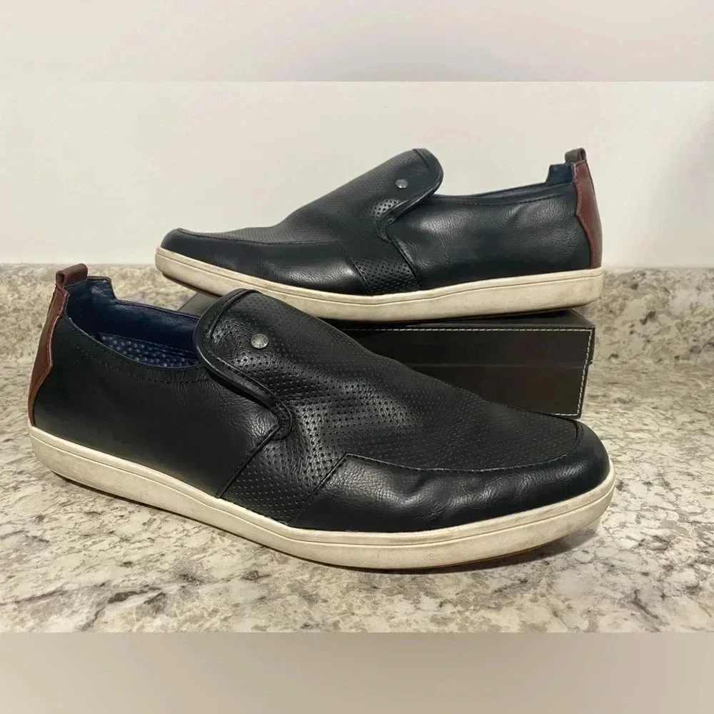 Steve Madden “Felix” black leather slip on loafer. Size 12